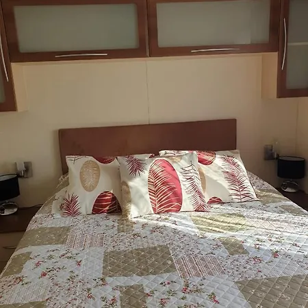 La Chanterie Agreable Mobil-home Residentiel Normand Κάμπινγκ *